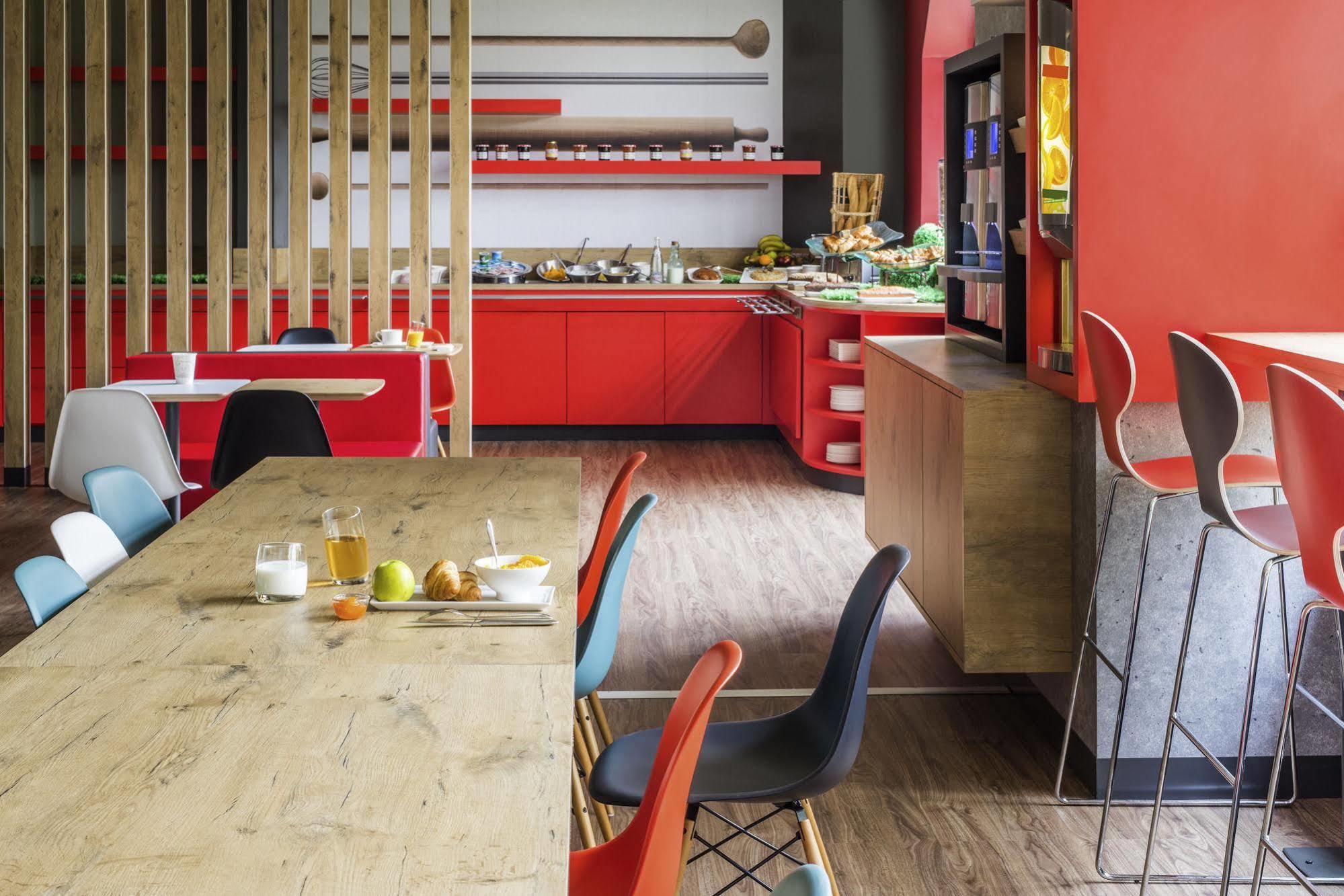 Отель Ibis Nantes Centre Tour Bretagne Экстерьер фото